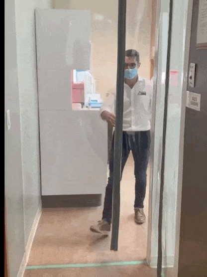 RE-U-Zip Dust Containment Barrier Solutions for Critical Environments_Magnetic Door Kit